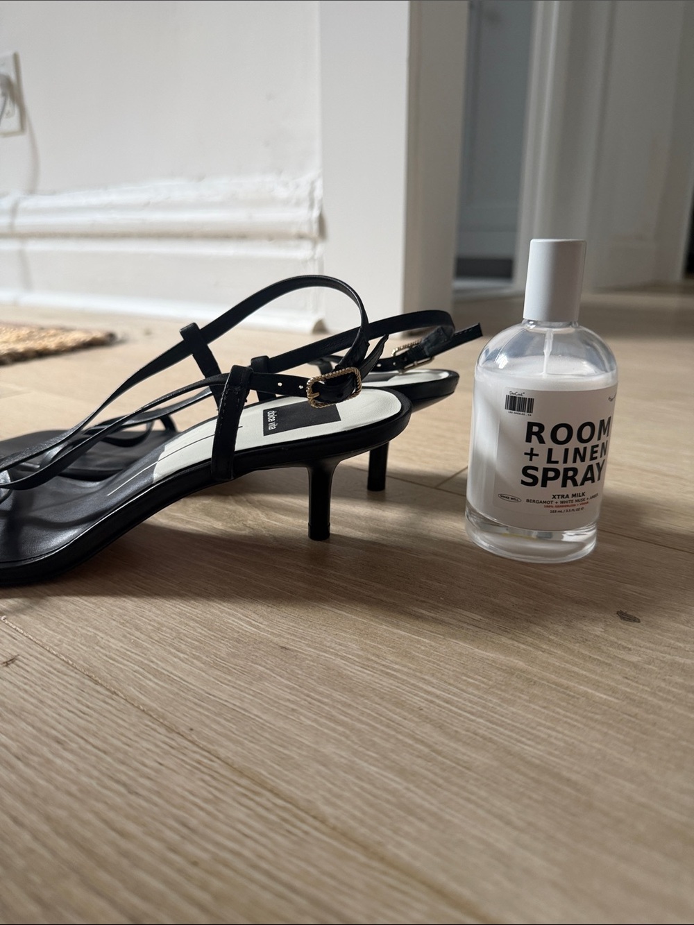 Black Dolce Vita Sandals - Picture 4 of 4